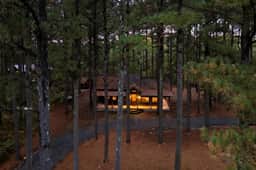 Jacuzzi Cabin - Fireplace -Pets - Sauna - Image 2