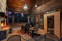 Jacuzzi Cabin - Fireplace -Pets - Sauna - Image 4