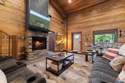 Prism Pines Ranch | Pool, Lake & Outdoor Bar - Image 5