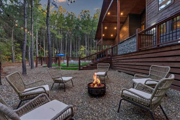 Special | Heated Pool • Hot Tub • Pets • Fire Pit