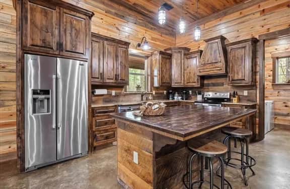 HotTub • Fireplace • Pet‑Friendly • Sauna w King