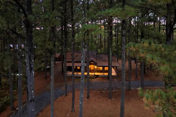 Jacuzzi Cabin - Fireplace -Pets - Sauna - Image 2